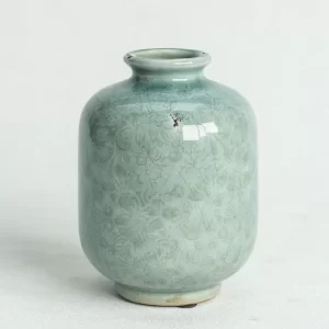 Ceramic-Vases-with-Elegant-Green-Glaze-2-768x640