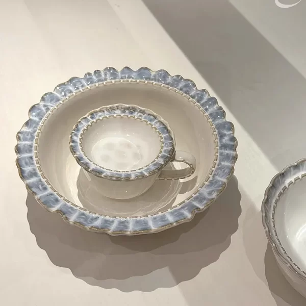 wholesale-ceramic-dinnerware-vintage-blue-rim-plates-and-bowls-wholesale-3