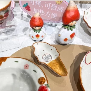 wholesale-ceramic-tableware-set-with-cartoon-strawberry-&-ice-cream-design-3