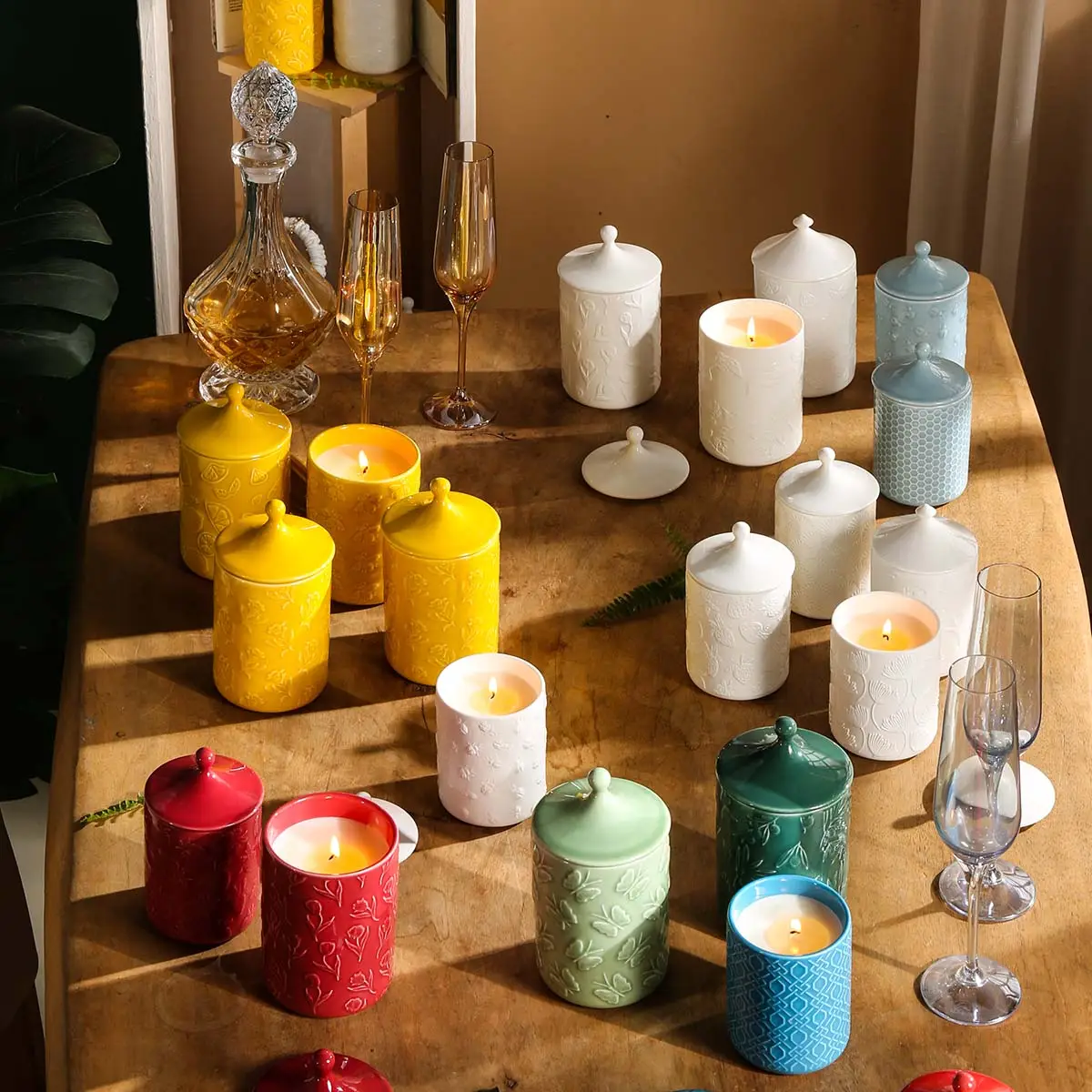Premium-Scented-Candles-In-Bulk-with-Luxury-Ceramic-Jars-1