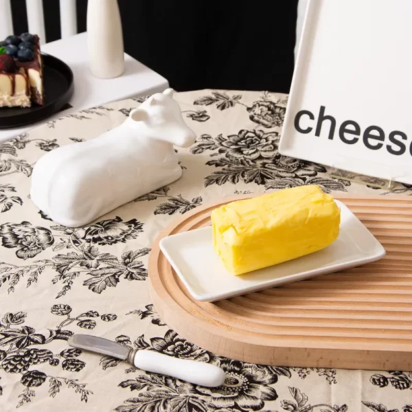 wholesale-ceramic-butter-dishes-cow-shaped-butter-keeper-1