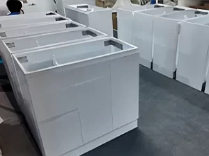 sega-sanitary-ware-manufacturer- Fabricant d'armoires de toilette- Inspection de la qualité